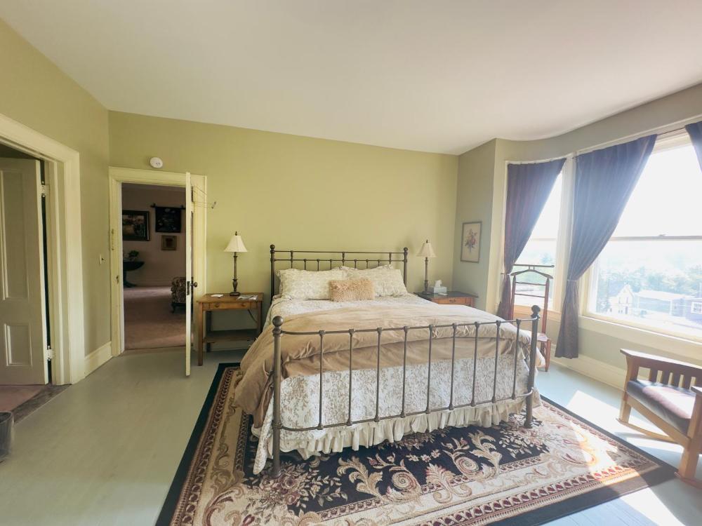 King Suite interior